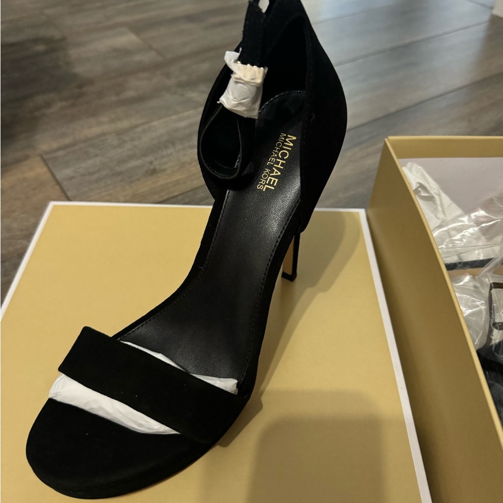 NWT- Michael Kors black heels